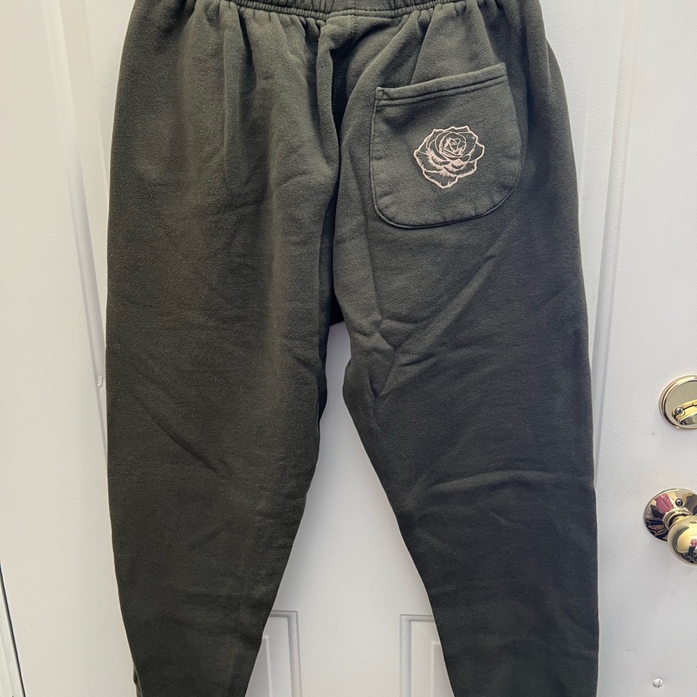 YOUNGLA Size Medium Immortal Joggers - Picture 4 of 6